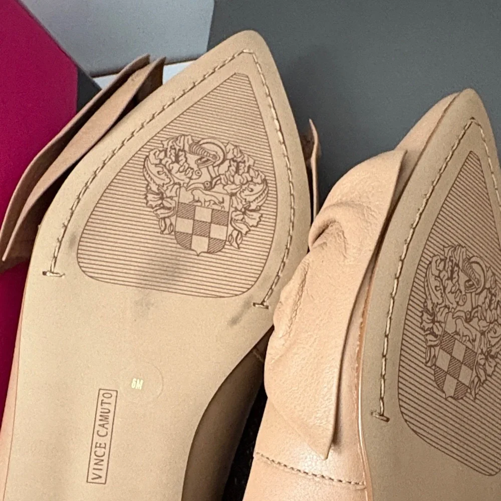Vince Camuto Tan Knotted Pointed-Toe Flats NWOT - Picture 7 of 10